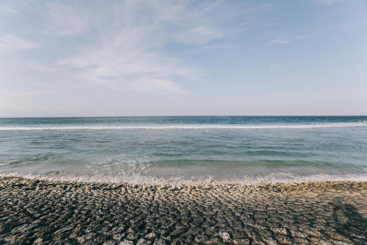 Cave Beach Bungalow Semaya 외부 사진