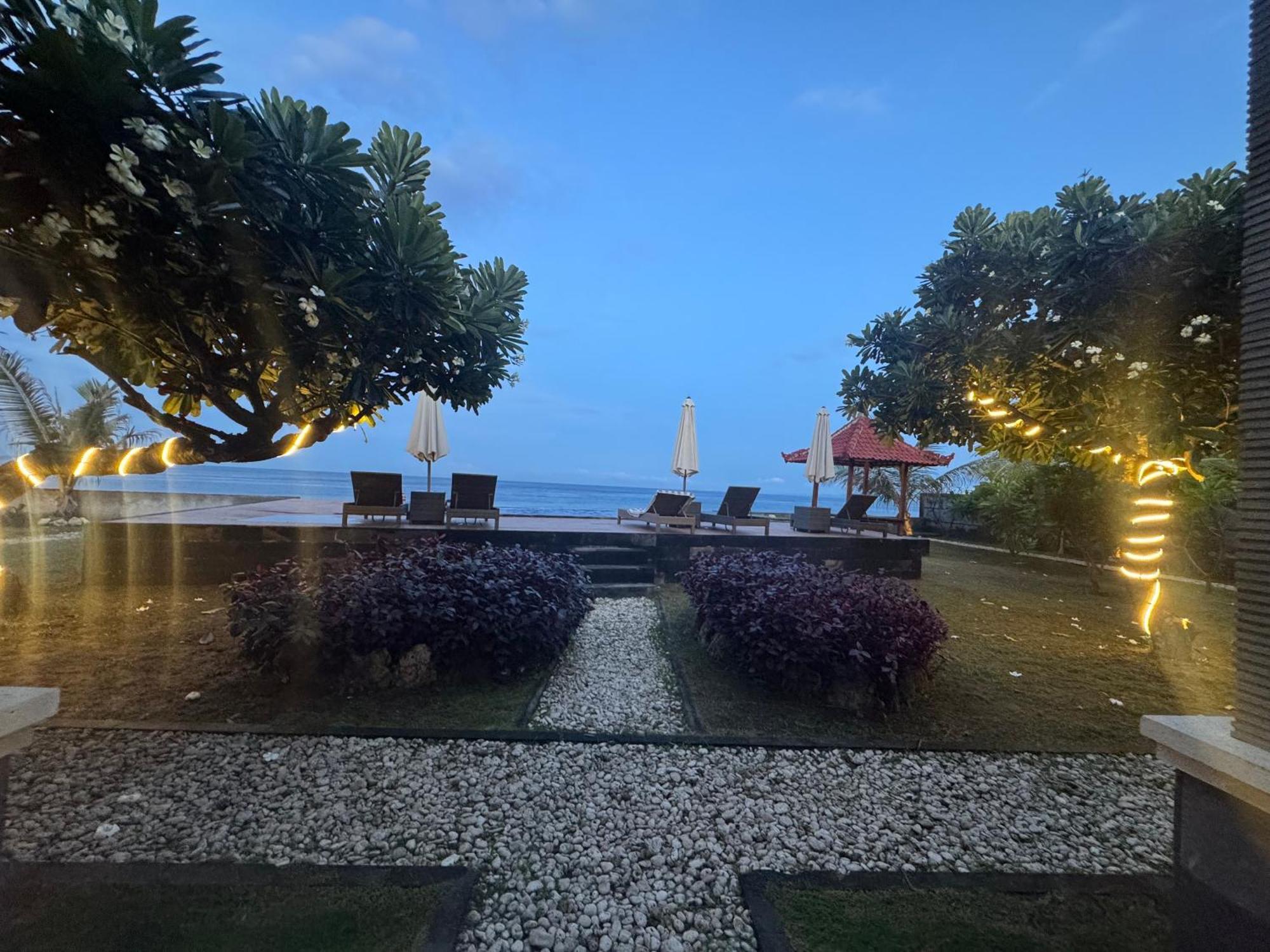 Cave Beach Bungalow Semaya 외부 사진
